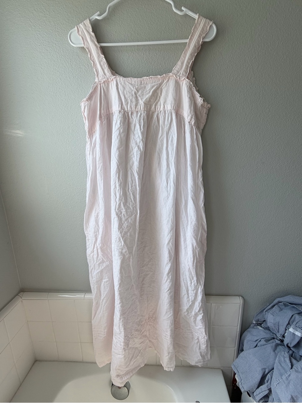 Vintage Pale Pink Embroidered Cotton Chemise Nightgown Sz Medium Cotton Tradwife - Picture 3 of 6